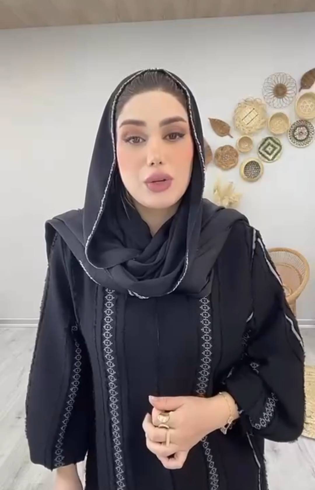 مانتو زنانه یقه کریشه ۲